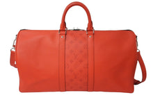 Load image into Gallery viewer, LOUIS VUITTON ルイヴィトン 22SS キーポル バンドリエール 50 ボストンバッグ タイガラマ M59337 レッド 美品 中古 62856