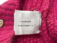 Load image into Gallery viewer, CHANEL シャネル ニットキャップ 09AW P36463K02300 09AW ココチャーム ピンク モヘア ゴールド金具 美品 中古 64145