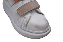 Load image into Gallery viewer, Alexander McQueen アレキサンダーマックイーン キッズ スニーカー マジックテープ サイズ30L ホワイト ピンク オレンジ 良品 中古 64848