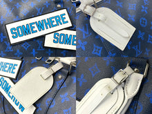 Load image into Gallery viewer, 新品同様 LOUIS VUITTON ルイヴィトン モノグラム 21年限定 ステッカー キーポルバンドリエール 50 ボストンバッグ ヴァージル M58979 中古 65618