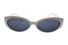 Load image into Gallery viewer, GUCCI グッチ GG サングラス ホワイト アイウェア 白 小物 眼鏡 ロゴ 56□16 GG2196 シルバー金具 中古 66073