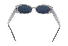 Load image into Gallery viewer, GUCCI グッチ GG サングラス ホワイト アイウェア 白 小物 眼鏡 ロゴ 56□16 GG2196 シルバー金具 中古 66073