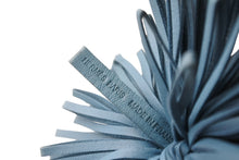 Load image into Gallery viewer, HERMES エルメス カルメン キーホルダー キーチャーム バッグアクセサリー フリンジ ラムスキン ブルージーン 美品 中古 66541