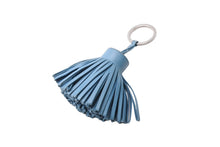 Load image into Gallery viewer, HERMES エルメス カルメン キーホルダー キーチャーム バッグアクセサリー フリンジ ラムスキン ブルージーン 美品 中古 66541