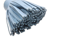 Load image into Gallery viewer, HERMES エルメス カルメン キーホルダー キーチャーム バッグアクセサリー フリンジ ラムスキン ブルージーン 美品 中古 66541