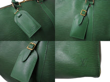 Load image into Gallery viewer, Louis Vuitton ルイヴィトン エピ キーポル45 ボストンバッグ M42974 エピレザー グリーン 美品 中古 66690