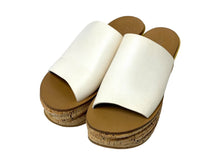 Load image into Gallery viewer, Chloe クロエ サンダル サイズ36 レザー コルクソール ホワイト ブラウン イタリア製 011855 美品 中古 66767
