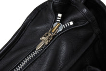 Load image into Gallery viewer, 極美品 CHROME HEARTS クロムハーツ ソフト ショルダー メッセンジャー バッグ ショルダーバッグ レザー ブラック 中古 67009