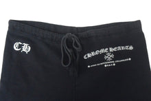 Load image into Gallery viewer, ChromeHearts クロムハーツ ロゴプリント スウェットロングパンツ ダガー 95024 コットン ブラック サイズXL 良品 中古 67077