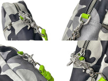 Load image into Gallery viewer, CHROME HEARTS クロムハーツ ショルダーバッグ タカミニショルダーバッグ ロンドン限定 迷彩 グレー グリーン 美品 中古 67121