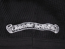 Load image into Gallery viewer, CHROME HEARTS クロムハーツ サーマルニット帽 ビーニー ダガーロゴ コットン ブラック ホワイト 美品 中古 67453
