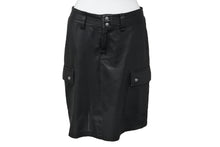 Load image into Gallery viewer, CHROME HEARTS クロムハーツ スカート クロスボタン ダガージップ レザー シルバー金具 ブラック 美品 中古 67704