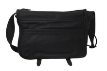 Load image into Gallery viewer, ChromeHearts クロムハーツ ショルダーバッグ ダガージップ ガンスリンガー 2232-304-2000-0900 レザー ブラック 美品 中古 4c067893