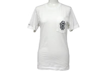 Load image into Gallery viewer, 極美品 CHROME HEARTS クロムハーツ 半袖 Tシャツ ダガー&ロゴ バックプリント クルーネック XS ホワイト 2212-304-0779 中古 4c068557
