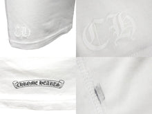 Load image into Gallery viewer, 極美品 CHROME HEARTS クロムハーツ 半袖 Tシャツ ダガー&ロゴ バックプリント クルーネック XS ホワイト 2212-304-0779 中古 4c068557