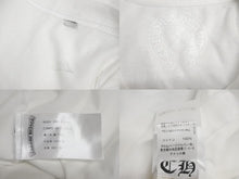 Load image into Gallery viewer, 極美品 CHROME HEARTS クロムハーツ 半袖 Tシャツ ダガー&ロゴ バックプリント クルーネック XS ホワイト 2212-304-0779 中古 4c068557