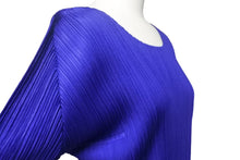 Load image into Gallery viewer, PLEATS PLEASE ISSEY MIYAKE プリーツプリーズ イッセイミヤケ Tシャツ PP11-JK208 ブルー サイズ3 美品 中古 4c068578