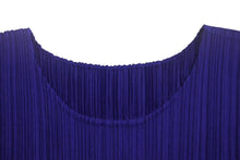 Load image into Gallery viewer, PLEATS PLEASE ISSEY MIYAKE プリーツプリーズ イッセイミヤケ Tシャツ PP11-JK208 ブルー サイズ3 美品 中古 4c068578
