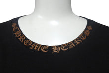 Load image into Gallery viewer, CHROME HEARTS クロムハーツ 新型 ネックロゴ 長袖 Tシャツ ロンT サイズM ブラック ブラウン 2212-304-0113 美品 中古 4c068727