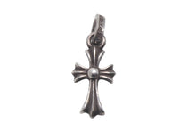 Load image into Gallery viewer, CHROME HEARTS クロムハーツ CHクロス ベビーファット チャーム ペンダントトップ 重量2.3g シルバー 2004/.925刻印 美品 中古 4c068900