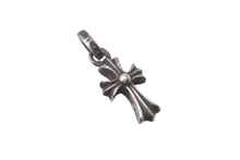 Load image into Gallery viewer, CHROME HEARTS クロムハーツ CHクロス ベビーファット チャーム ペンダントトップ 重量2.3g シルバー 2004/.925刻印 美品 中古 4c068900