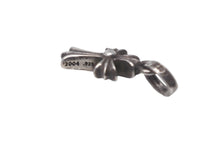 Load image into Gallery viewer, CHROME HEARTS クロムハーツ CHクロス ベビーファット チャーム ペンダントトップ 重量2.3g シルバー 2004/.925刻印 美品 中古 4c068900