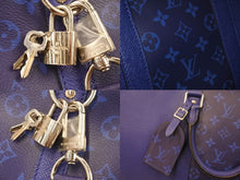 Load image into Gallery viewer, 新品同様 LouisVuitton ルイヴィトン タイガラマ キーポル バンドリエール50 2WAYバッグ M53766 BA0290 ブルー シルバー 中古 49985
