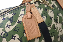 Load image into Gallery viewer, 新品同様 LOUIS VUITTON ルイヴィトン×村上隆 キーポルバンドリエール55 モノグラムモフラージュ M95774 ゴールド金具 中古 55839