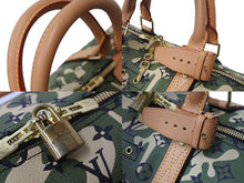 Load image into Gallery viewer, 新品同様 LOUIS VUITTON ルイヴィトン×村上隆 キーポルバンドリエール55 モノグラムモフラージュ M95774 ゴールド金具 中古 55839