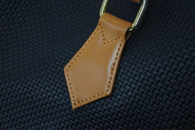 Load image into Gallery viewer, YVES SAINT LAURENT イヴサンローラン バイカラー ボストンバッグ ブラック ブラウン ヴィンテージ 編み込み 美品 中古 56342