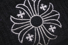 Load image into Gallery viewer, CHROME HEARTS クロムハーツ ニットキャップ 帽子 マルチプラス 刺繍 ビーニー ウール ブラック ホワイト サイズOS 美品 中古 58071