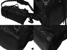 Load image into Gallery viewer, 極美品 BALENCIAGA バレンシアガ ショルダーバッグ NEO CAGOLE XS ネオカゴール XS 700940210B01000 シルバー金具 中古 58536