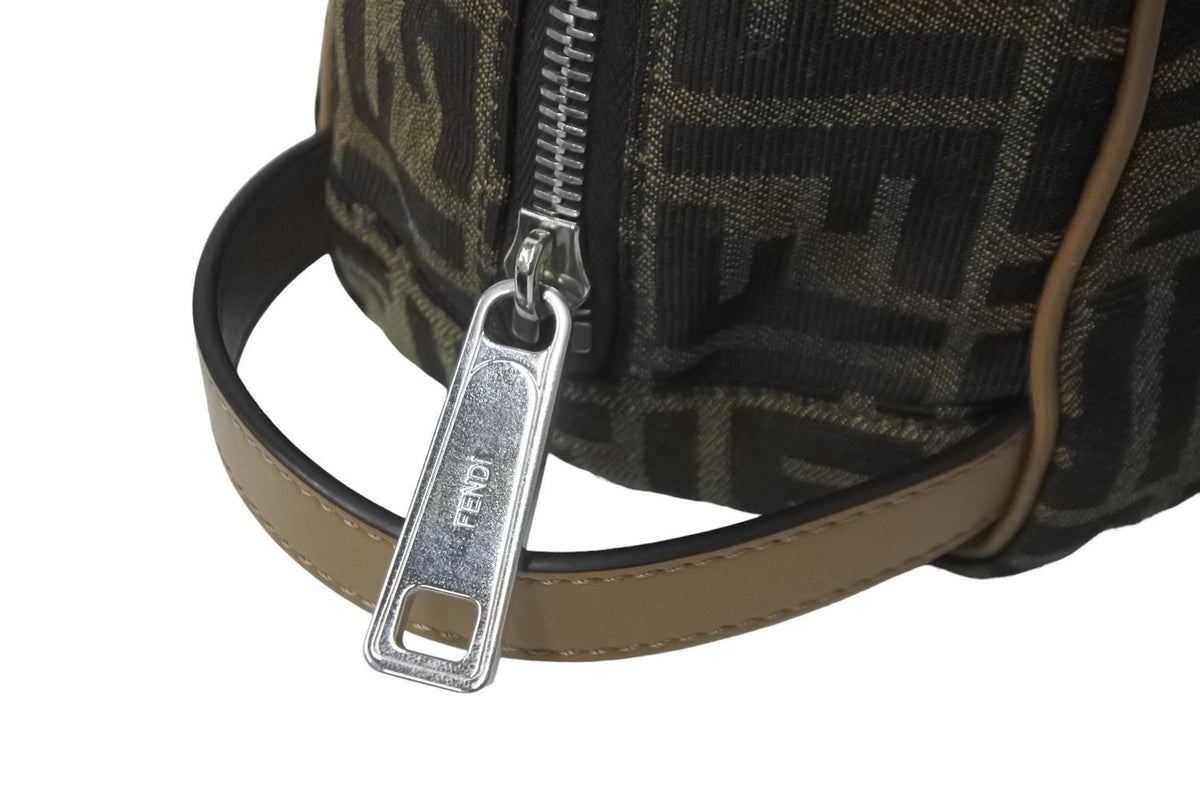 FENDI フェンディ セカンドバッグ ポーチ ハンドバッグ ズッカ柄