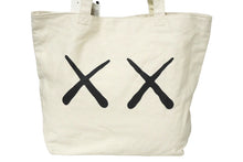 Load image into Gallery viewer, 新品未使用品 KAWS×UNIQLO カウズ×ユニクロ トートバッグ ピーナッツ 401707 シルバー金具 中古 60967