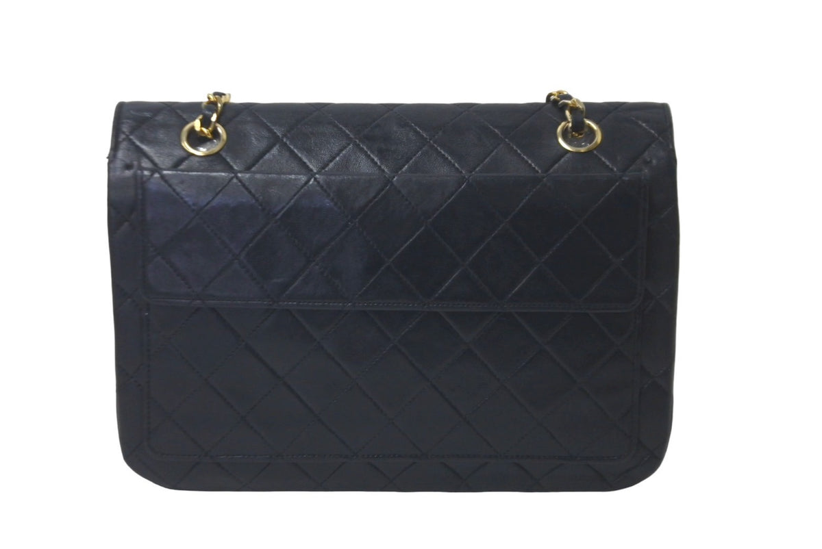 正規品★CHANEL シャネル　刻印あり　チェーンプレート　キーホルダー CHANEL シャネル ロゴ 三角プレート レザー チェーン キーリング