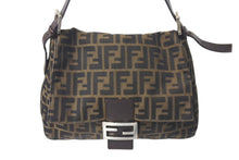 Load image into Gallery viewer, FENDI フェンディ ズッカ柄 マンマバケット ワンショルダーバッグ ブラウン キャンバス レザー シルバー金具 ロゴ 美品 中古 4b000296