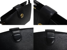 Load image into Gallery viewer, LOUIS VUITTON ルイヴィトン サックソウ ショルダーバッグ M80161 ブラック エピレザー マッドブラック金具 美品 中古 4b003417