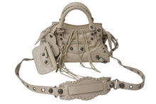 Load image into Gallery viewer, 極美品 BALENCIAGA バレンシアガ ショルダーバッグ NEO CAGOLE XS ネオカゴール XS 700940 ベージュ シルバー金具 中古 4b000819