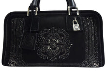 Load image into Gallery viewer, LOEWE ロエベ ビジュー アマソナ30 ハンドバッグ アナグラムロゴ スウェード レザー ブラック 黒 シルバー金具 美品 中古 4b000837