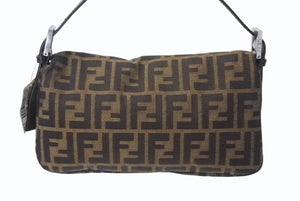 極美品 FENDI フェンディ マンマバケット ワンショルダーバッグ i37726 24099 ズッカ柄 ブラウン シルバー金具 中古 4b000956