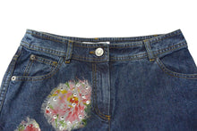 Load image into Gallery viewer, 新品未使用 Christian Dior クリスチャンディオール デニムパンツ 5P12044166 サイズ36 ガリアーノ期 フラワー ラインストーン 中古 4b000961