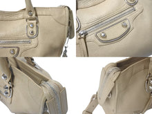 Load image into Gallery viewer, BALENCIAGA バレンシアガ クラシック メタリック エッジ シティ 2WAYバッグ ハンドバッグ ショルダー ベージュ 432831 シルバー金具 美品 中古 4b000971