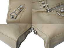 Load image into Gallery viewer, BALENCIAGA バレンシアガ クラシック メタリック エッジ シティ 2WAYバッグ ハンドバッグ ショルダー ベージュ 432831 シルバー金具 美品 中古 4b000971