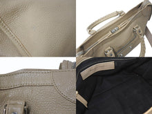 Load image into Gallery viewer, BALENCIAGA バレンシアガ クラシック メタリック エッジ シティ 2WAYバッグ ハンドバッグ ショルダー ベージュ 432831 シルバー金具 美品 中古 4b000971