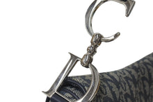 画像をギャラリービューアに読み込む, 極美品 Christian Dior クリスチャンディオール トロッター サドルバッグ ブラック ガリアーノ期 シルバー金具 ワンショルダー ロゴ 中古 4b000130