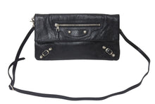 Load image into Gallery viewer, BALENCIAGA バレンシアガ ジャイアント エンベロープ クラッチバック 327079 レザー ブラック シルバー金具 美品 中古 4b001472