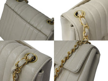 Load image into Gallery viewer, CHANEL シャネル ミニマトラッセ マドモワゼル キャビアスキン ココマーク 3番台 ベージュ 美品 中古 4b000179