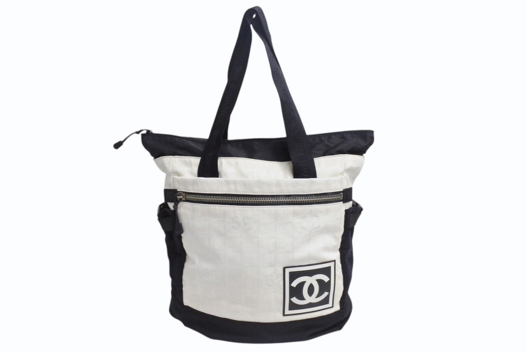 CHANEL シャネル スポーツライン リュック デイパック 2way ブラック ホワイト ナイロン キャンバス 美品 中古 4b000969
