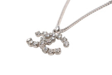 Load image into Gallery viewer, 極美品 CHANEL シャネル ココマーク ネックレス 重量約7.9g 04V刻印 全長約43cm ラインストーン メタル シルバー クリア 中古 4b001036