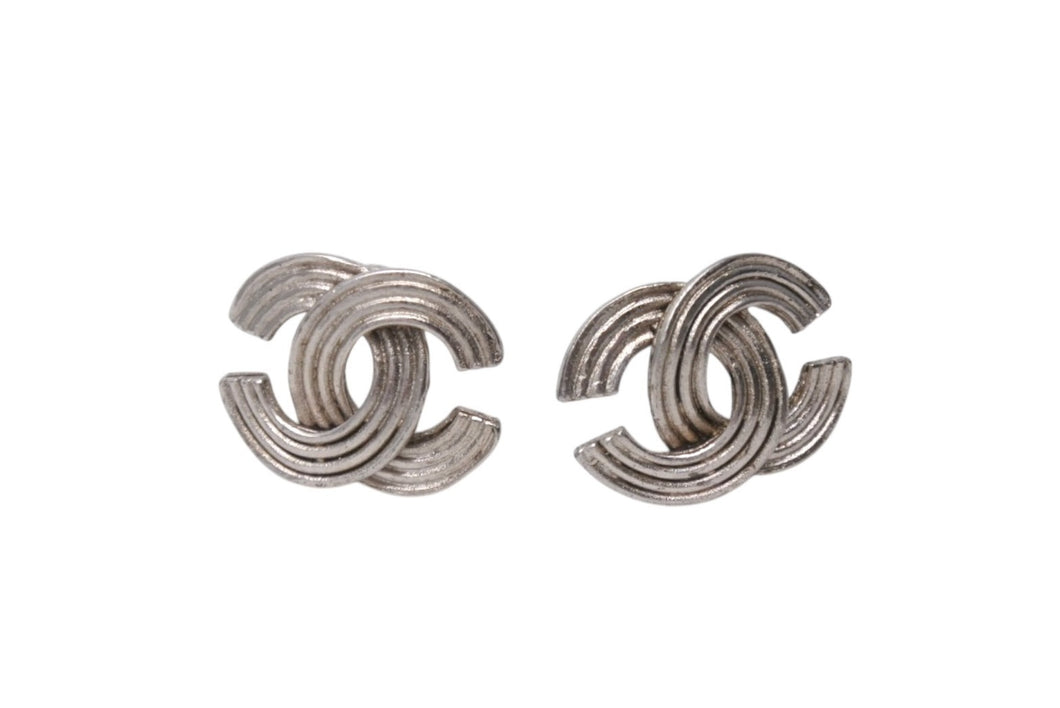 CHANEL シャネル ココマーク ピアス 重量約2.2g 00A刻印 メタル シルバーカラー 両耳用 美品 中古 4b001037